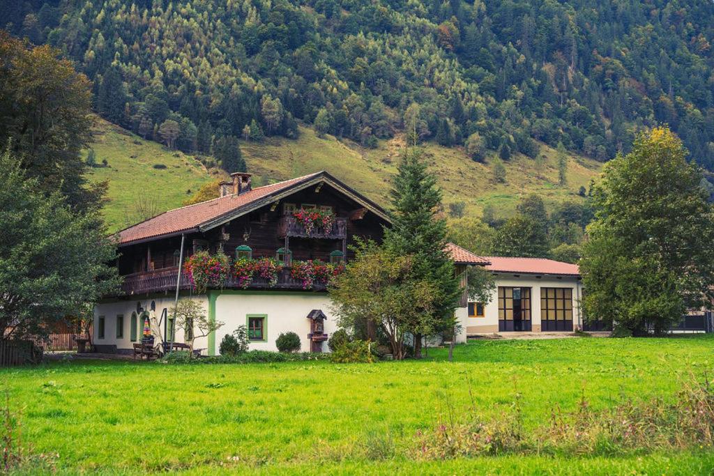 Hirzbachgut Villa Fusch an der Grossglocknerstrasse ภายนอก รูปภาพ